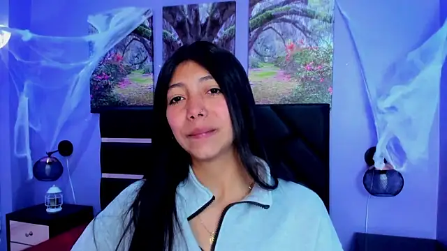 Snapshot of KimberlyVillaLobos chatting on 11.04.25 KimberlyVillaLobos online show from 11.04.25