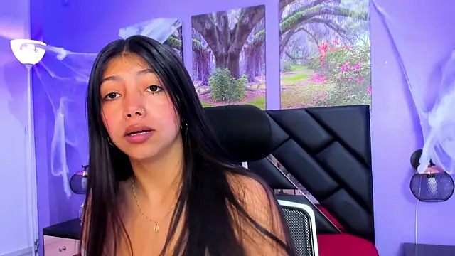 Snapshot of KimberlyVillaLobos chatting on 11.08.25 KimberlyVillaLobos online show from 11.08.25