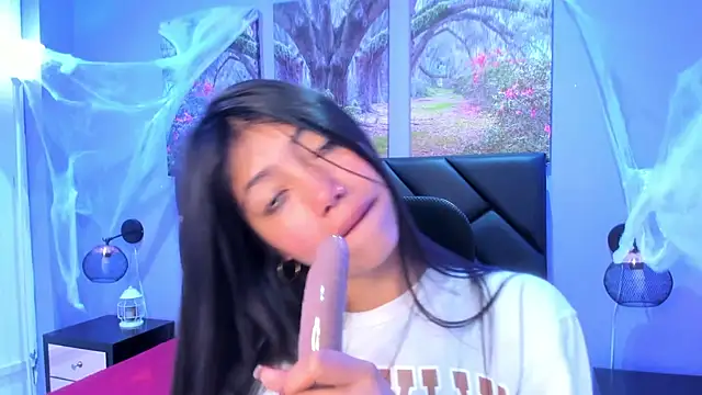 Snapshot of KimberlyVillaLobos chatting on 11.11.25 KimberlyVillaLobos online show from 11.11.25