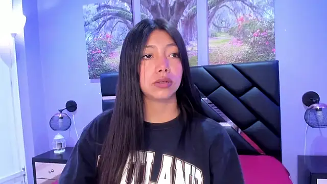 Snapshot of KimberlyVillaLobos chatting on 11.13.25 KimberlyVillaLobos online show from 11.13.25