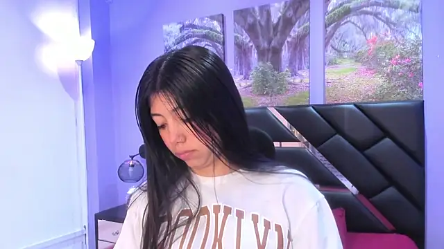 Snapshot of KimberlyVillaLobos chatting on 11.24.25 KimberlyVillaLobos online show from 11.24.25