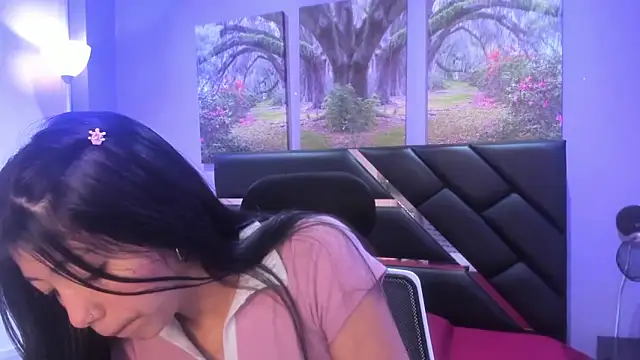 Snapshot of KimberlyVillaLobos chatting on 11.25.25 KimberlyVillaLobos online show from 11.25.25