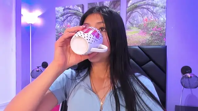 Snapshot of KimberlyVillaLobos chatting on 11.26.25 KimberlyVillaLobos online show from 11.26.25