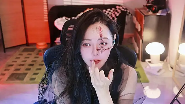 Snapshot of Roseonly_ chatting on 10.31.25 Roseonly online show from 10.31.25