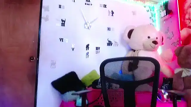 Snapshot of goddess_BigassCock chatting on 02.26.25 goddess BigassCock online show from 02.26.25