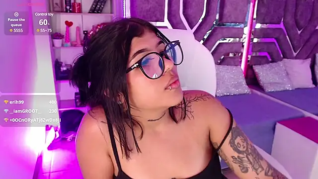 Snapshot of AliceWalker_11 chatting on 03.16.25 AliceWalker 11 online show from 03.16.25