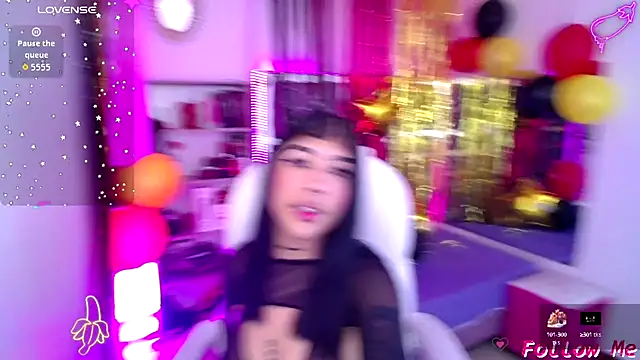 Snapshot of AliceWalker_11 chatting on 09.28.25 AliceWalker 11 online show from 09.28.25