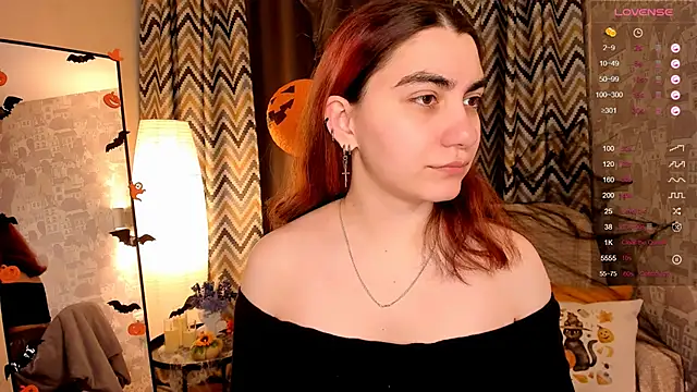 hannacheekss  online show from 10.29.25