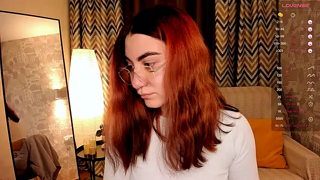 hannacheekss  online show from 11.05.25