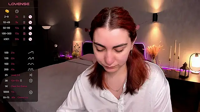 hannacheekss  online show from 05.13.26