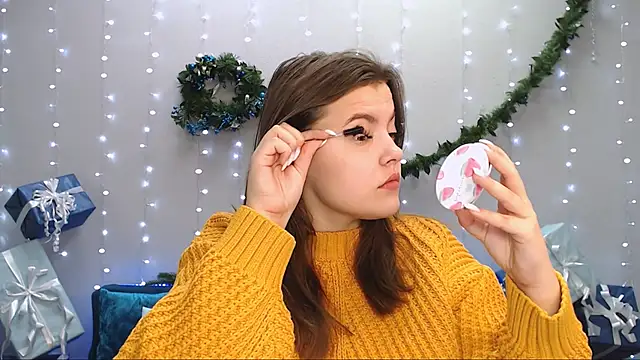 Snapshot of showmeparadise chatting on 12.08.24 showmeparadise online show from 12.08.24