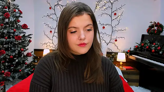 Snapshot of showmeparadise chatting on 12.14.24 showmeparadise online show from 12.14.24