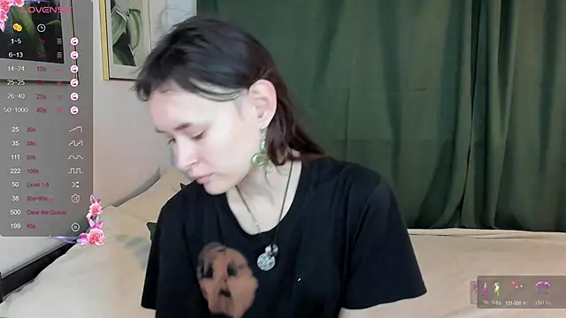 Emily Strikeee online show from 11.10.25