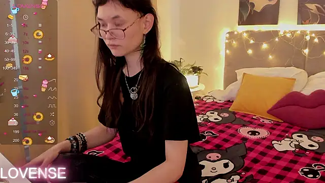 Emily Strikeee online show from 02.22.26