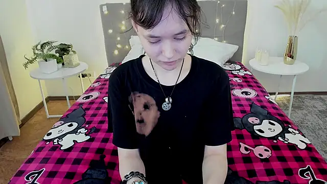 Emily Strikeee online show from 05.28.26