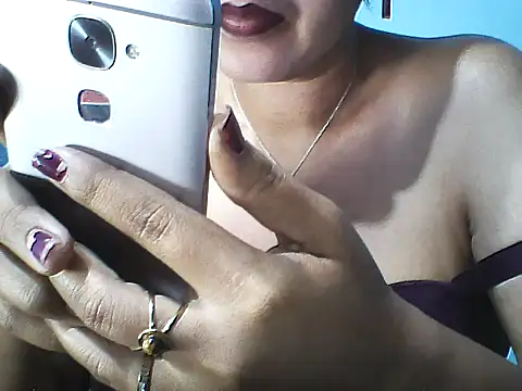 layanah12 online show from 02.21.25