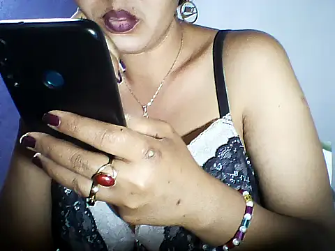 layanah12 online show from 09.30.25