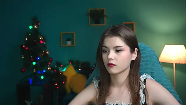 Snapshot of EvaThopson chatting on 12.08.24 EvaThopson online show from 12.08.24