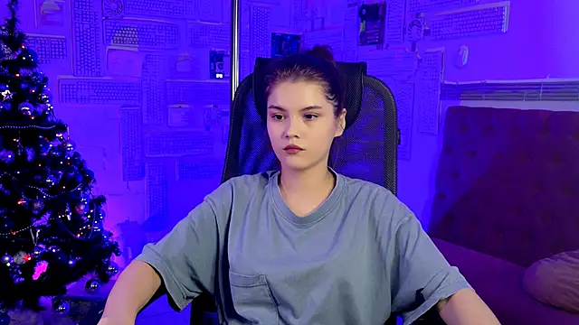 Snapshot of EvaThopson chatting on 12.12.24 EvaThopson online show from 12.12.24