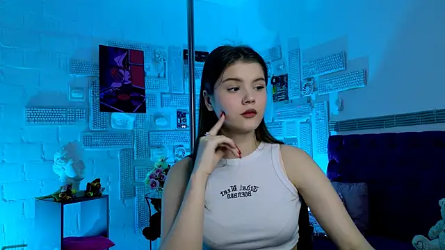 Snapshot of EvaThopson chatting on 03.10.25 EvaThopson online show from 03.10.25