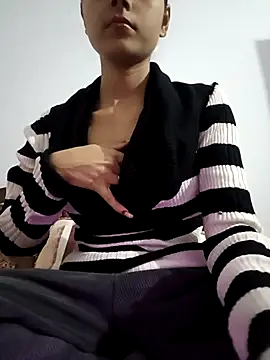 Snapshot of pikubaby chatting on 11.08.25 pikubaby online show from 11.08.25