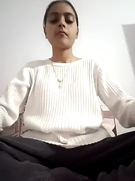 Snapshot of pikubaby chatting on 11.13.25 pikubaby online show from 11.13.25