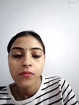 Snapshot of pikubaby chatting on 11.28.25 pikubaby online show from 11.28.25