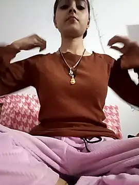 Snapshot of pikubaby chatting on 12.15.25 pikubaby online show from 12.15.25