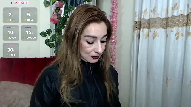 Snapshot of Madam_dali chatting on 01.04.25 Madam dali online show from 01.04.25
