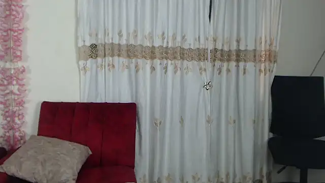 Snapshot of Madam_dali chatting on 02.14.25 Madam dali online show from 02.14.25