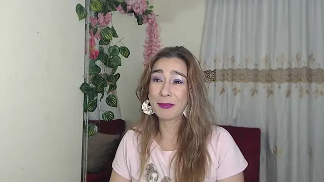 Snapshot of Madam_dali chatting on 02.18.25 Madam dali online show from 02.18.25