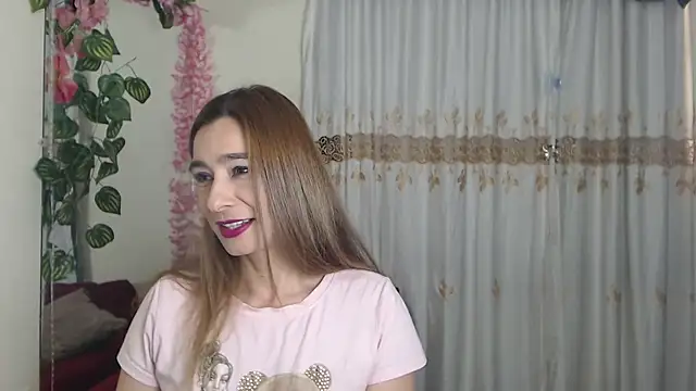 Snapshot of Madam_dali chatting on 02.18.25 Madam dali online show from 02.18.25