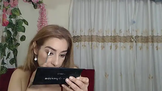 Snapshot of Madam_dali chatting on 02.22.25 Madam dali online show from 02.22.25