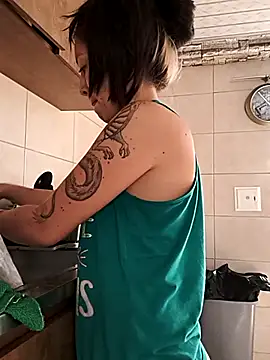 Tefannyy  online show from 10.13.25