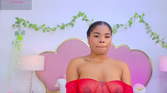 Snapshot of NahiaraReina chatting on 12.03.25 NahiaraReina online show from 12.03.25