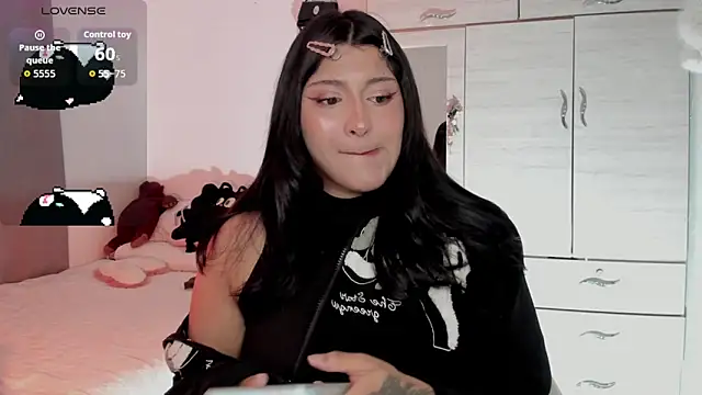 Snapshot of Ju_Kyung chatting on 11.02.25 Ju Kyung online show from 11.02.25