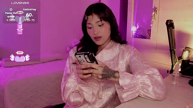 Snapshot of Ju_Kyung chatting on 12.16.25 Ju Kyung online show from 12.16.25