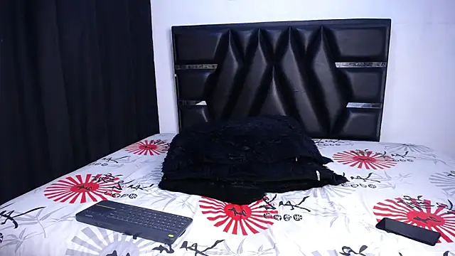 Snapshot of The__Rodriguez chatting on 04.13.26 The Rodriguez online show from 04.13.26