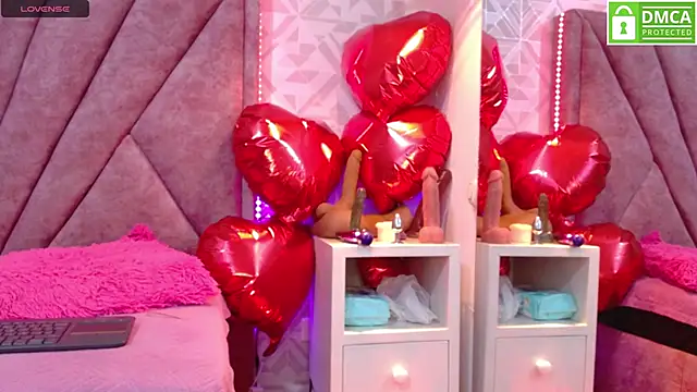 Snapshot of engel_devil chatting on 02.13.25 engel devil online show from 02.13.25