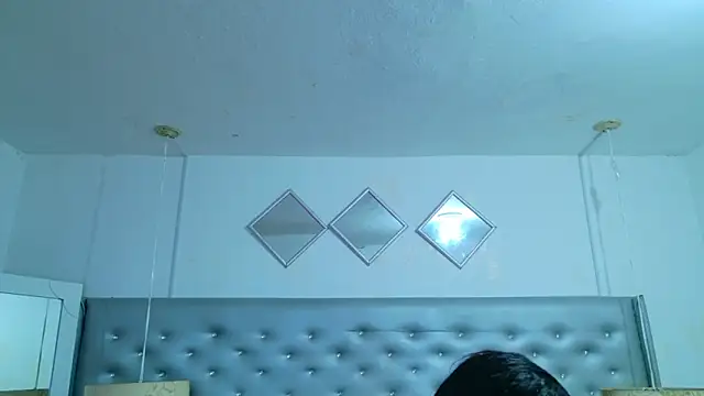 EileenBenzon online show from 04.21.26