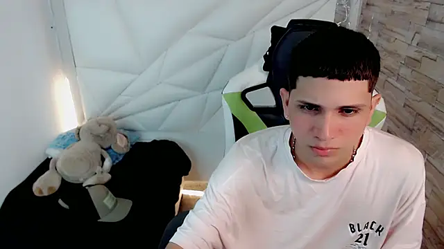 Brayan lopezz online show from 02.04.25