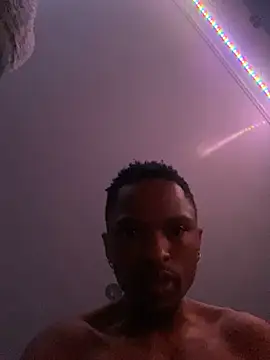 Snapshot of BlueIceCube chatting on 01.21.25 BlueIceCube online show from 01.21.25