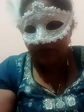 Snapshot of seemi_bhabhi chatting on 02.05.25 seemi bhabhi online show from 02.05.25