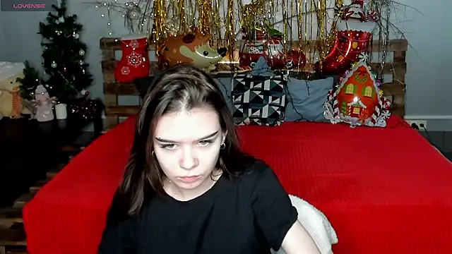 Snapshot of SweetyDeviliya chatting on 12.25.24 SweetyDeviliya online show from 12.25.24