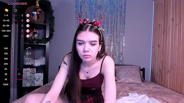 Snapshot of SweetyDeviliya chatting on 12.26.24 SweetyDeviliya online show from 12.26.24