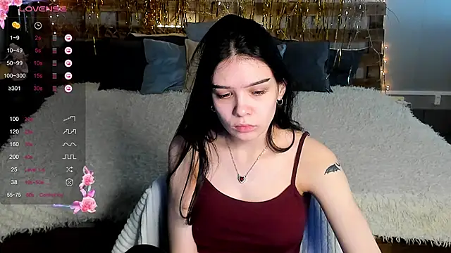 Snapshot of SweetyDeviliya chatting on 02.04.25 SweetyDeviliya online show from 02.04.25