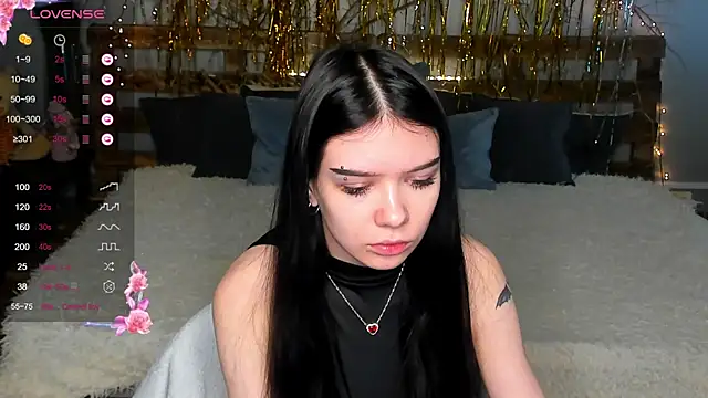 Snapshot of SweetyDeviliya chatting on 02.05.25 SweetyDeviliya online show from 02.05.25