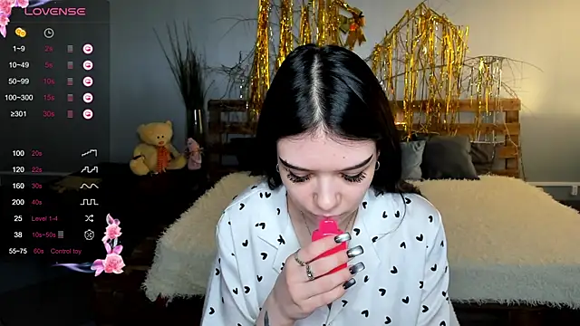 Snapshot of SweetyDeviliya chatting on 02.16.25 SweetyDeviliya online show from 02.16.25