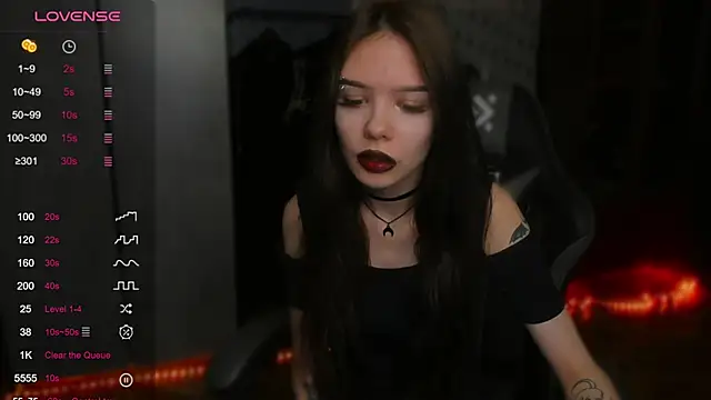 Snapshot of SweetyDeviliya chatting on 10.23.25 SweetyDeviliya online show from 10.23.25