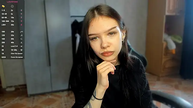 Snapshot of SweetyDeviliya chatting on 06.11.26 SweetyDeviliya online show from 06.11.26